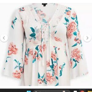 Torrid Sz 3(22-24) White Floral Crinkle Gauze Crochet Trim Lace Up Top